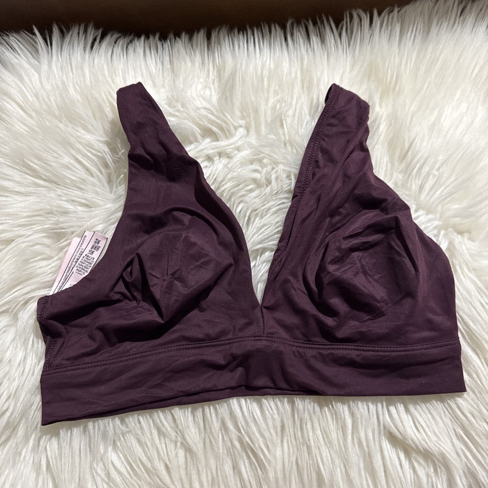 victoria's secret Large Burgundy Bralette Bra V Neck Cut Wireless EUC